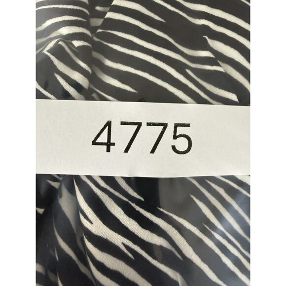 Tahari Size 10 Faux Wrap Mini Dress Black White V Neck Lined Pullover Lined - Picture 9 of 9